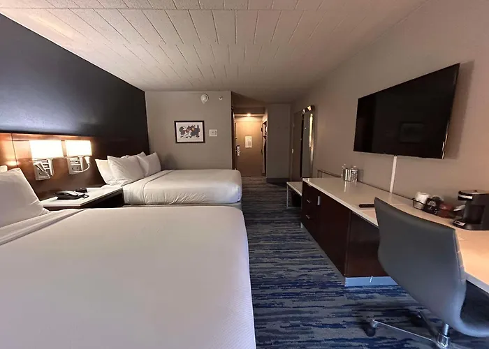 Skyline Hotel Detroit Airport, Surestay Collection By Best Western